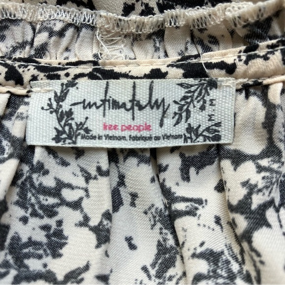 Intimately Free People “All Tucks" Floral Printed Oversized Bodysuit size Medium - Picture 6 of 12